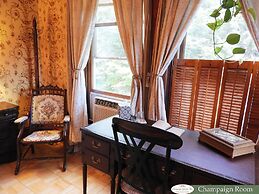 Champaign Garden Inn