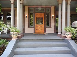 Champaign Garden Inn