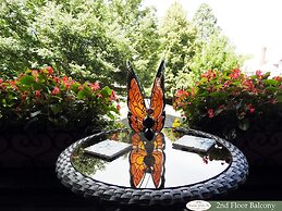 Champaign Garden Inn