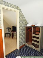 Champaign Garden Inn