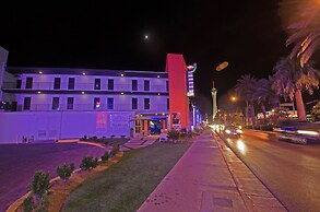 Thunderbird Hotel