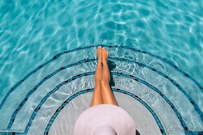 The Oasis at Grace Bay