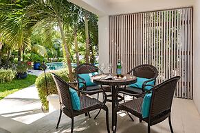 The Oasis at Grace Bay