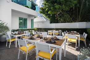 The Oasis at Grace Bay