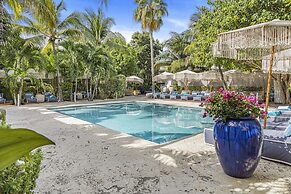 The Oasis at Grace Bay