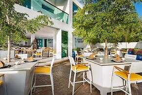 The Oasis at Grace Bay