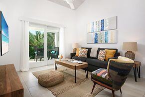 The Oasis at Grace Bay