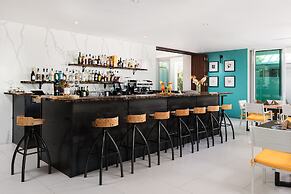 The Oasis at Grace Bay