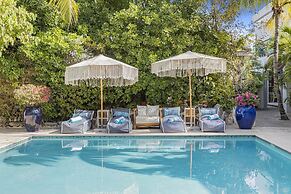 The Oasis at Grace Bay