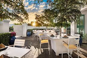 The Oasis at Grace Bay