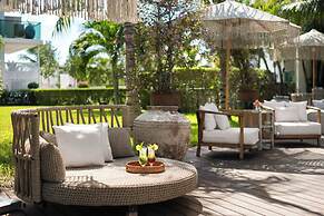 The Oasis at Grace Bay