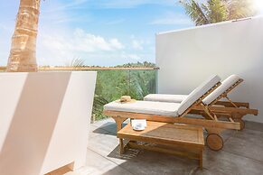 The Oasis at Grace Bay