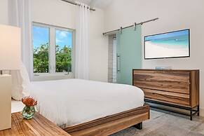 The Oasis at Grace Bay