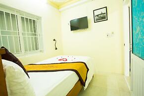 Riverside Pottery Village