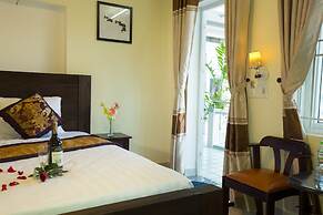 Riverside Pottery Village