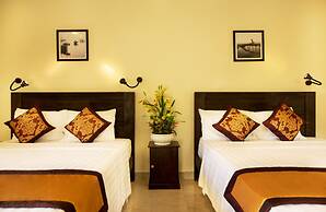 Riverside Pottery Village