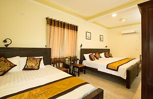 Riverside Pottery Village