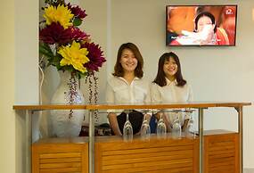 Riverside Pottery Village