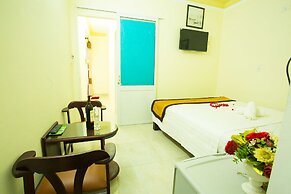 Riverside Pottery Village