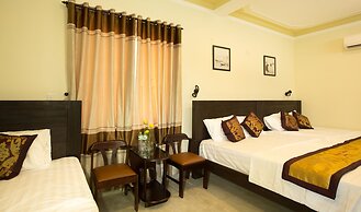 Riverside Pottery Village