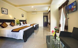 Riverside Pottery Village