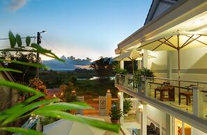 Riverside Pottery Village