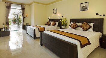 Riverside Pottery Village