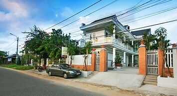 Riverside Pottery Village