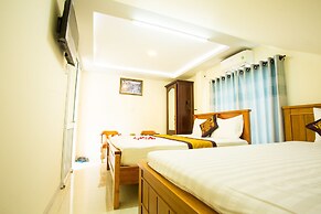 Riverside Pottery Village