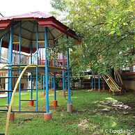 Splash Mountain Resort Hotel