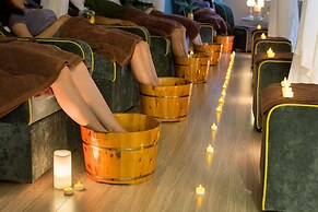 Happy Day Riverside Hotel & Spa Danang