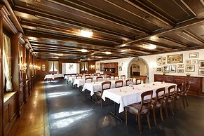 Swiss-Chalet Merlischachen - Historik Chalet-Hotel Lodge