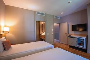 Trendy Lara Hotel