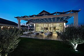 Trendy Lara Hotel