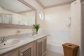 Royal Villa by Island Villas