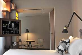 Yoo2 Rio de Janeiro, Tapestry Collection by Hilton