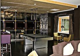 Weichert Suites at Foggy Bottom