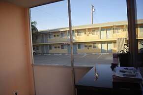 Western Inn & Suites