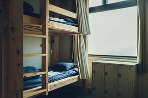 Len KYOTO KAWARAMACHI – Hostel