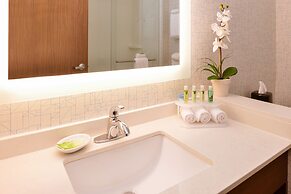 Holiday Inn Express & Suites Salem by IHG