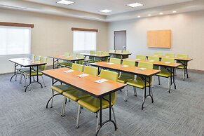 Holiday Inn Express & Suites Salem by IHG