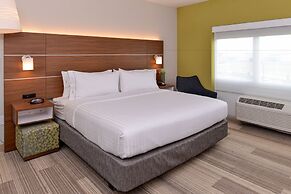 Holiday Inn Express & Suites Salem by IHG
