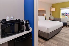 Holiday Inn Express & Suites Salem by IHG