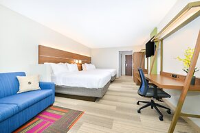 Holiday Inn Express & Suites Salem by IHG