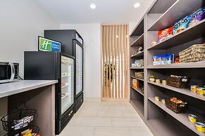 Holiday Inn Express & Suites Salem by IHG