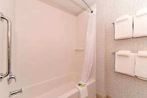Holiday Inn Express & Suites Salem by IHG