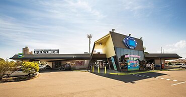 Nightcap at Glengala Hotel