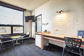 Nightcap at Glengala Hotel