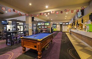 Nightcap at Glengala Hotel