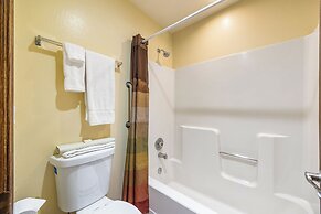 Roundhouse Resort